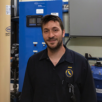 Jacob M., operador de planta de tratamiento