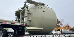 Tanque en plena instalación en Visalia